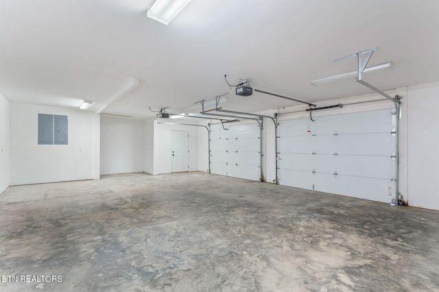 321 Peach Orchard Rd, Clinton, TN 37716