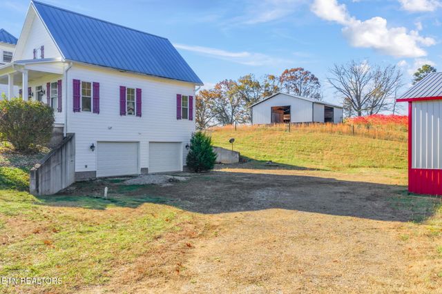 321 Peach Orchard Rd, Clinton, TN 37716