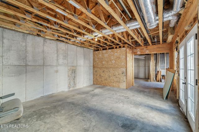 321 Peach Orchard Rd, Clinton, TN 37716