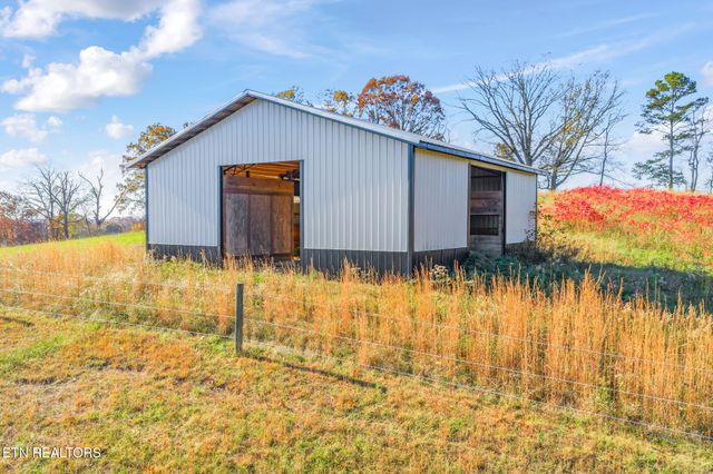 321 Peach Orchard Rd, Clinton, TN 37716