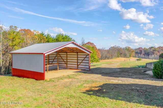 321 Peach Orchard Rd, Clinton, TN 37716