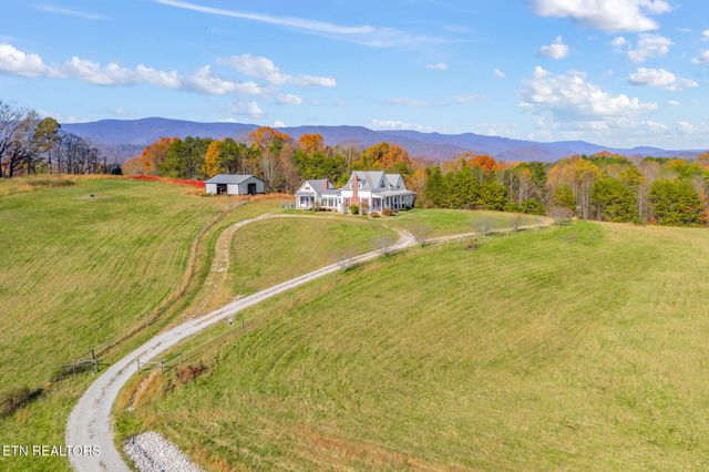 321 Peach Orchard Rd, Clinton, TN 37716