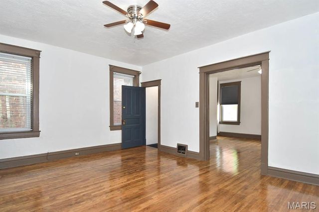 3302 9th Street A, St Louis, MO 63118