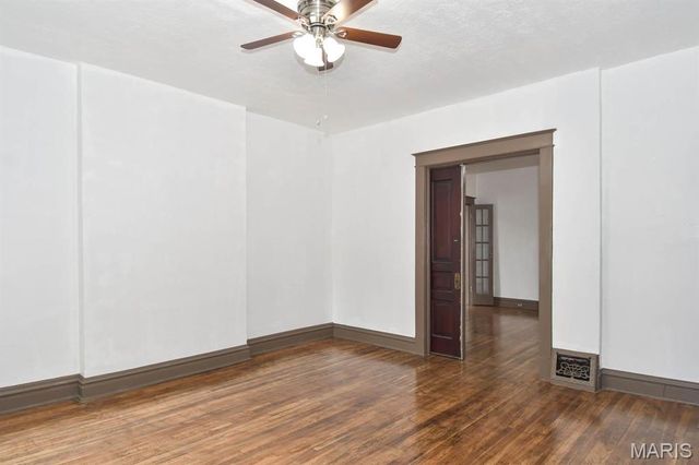 3302 9th Street A, St Louis, MO 63118