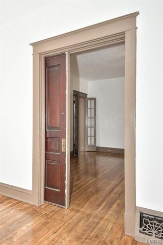 3302 9th Street A, St Louis, MO 63118