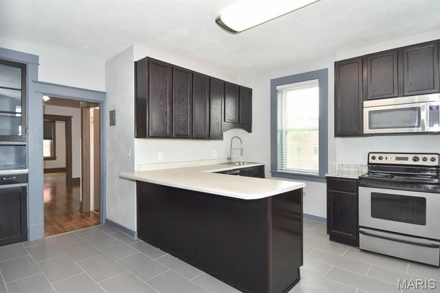 3302 9th Street A, St Louis, MO 63118