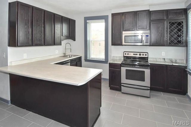 3302 9th Street A, St Louis, MO 63118
