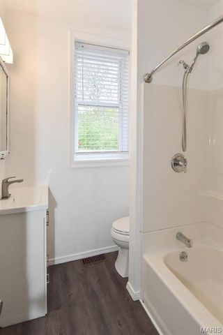 3302 9th Street A, St Louis, MO 63118