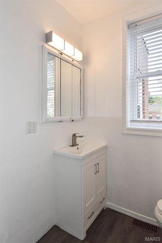 3302 9th Street A, St Louis, MO 63118