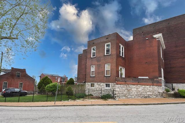 3302 9th Street A, St Louis, MO 63118