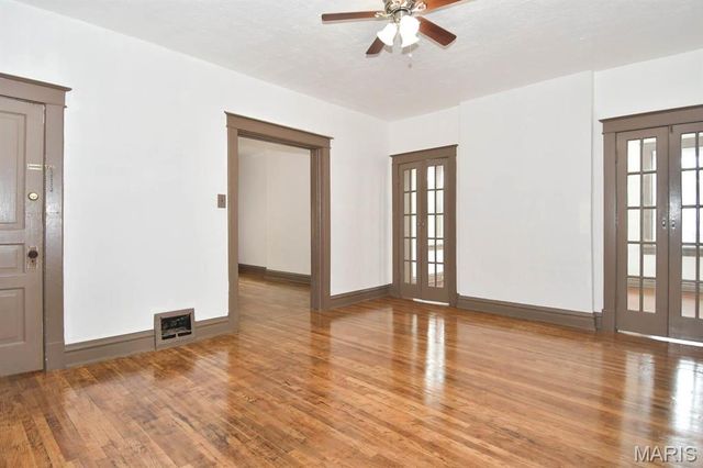 3302 9th Street A, St Louis, MO 63118