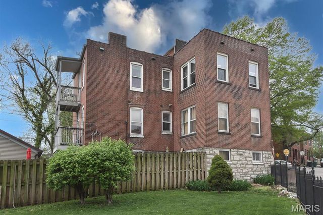 3302 9th Street A, St Louis, MO 63118