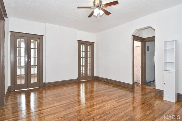 3302 9th Street A, St Louis, MO 63118
