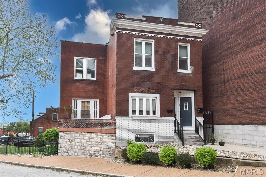 3302 9th Street A, St Louis, MO 63118