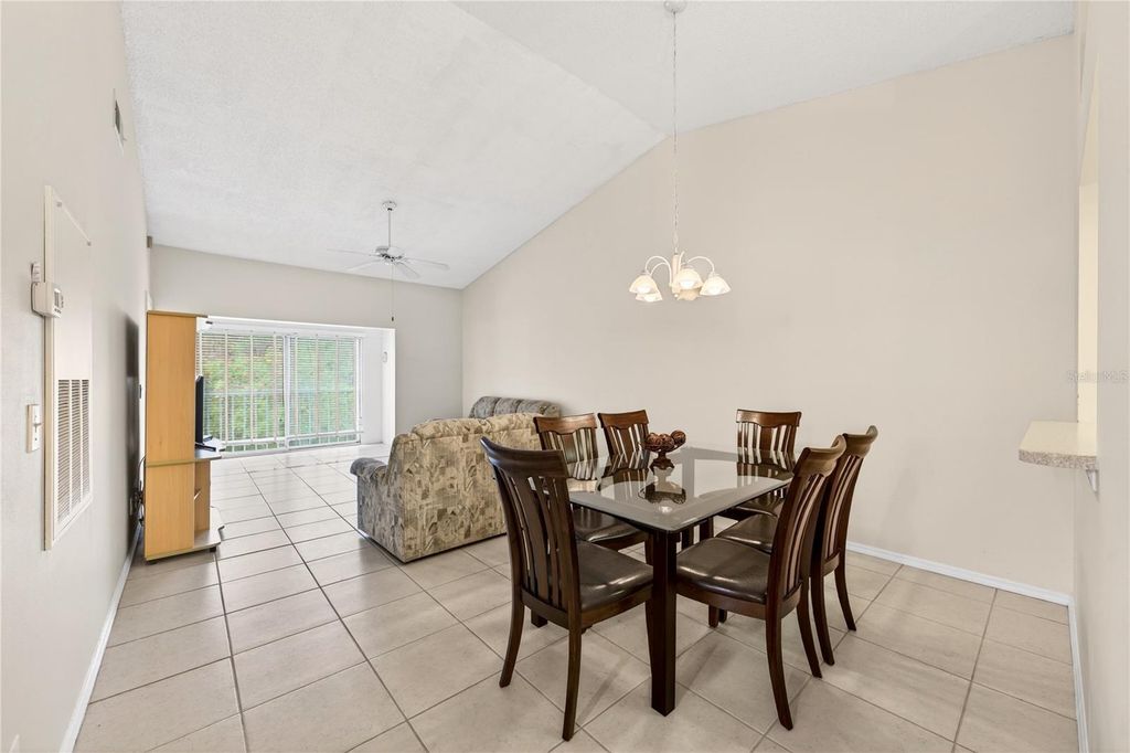 Image 11 of property listing at 13917 TIMBERLAND DRIVE 201, Orlando, FL 32824