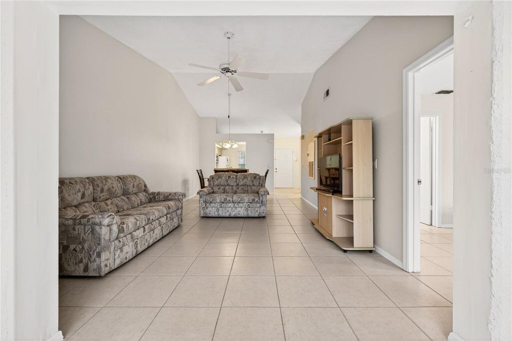 Image 14 of property listing at 13917 TIMBERLAND DRIVE 201, Orlando, FL 32824