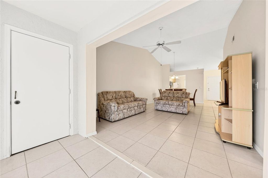 Image 16 of property listing at 13917 TIMBERLAND DRIVE 201, Orlando, FL 32824