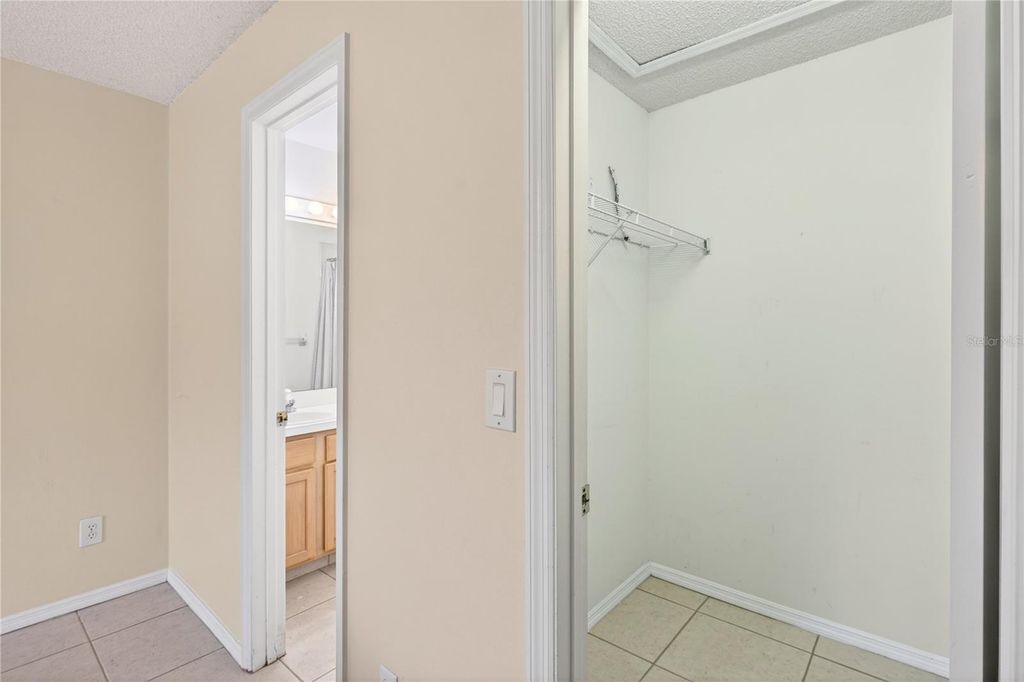 Image 22 of property listing at 13917 TIMBERLAND DRIVE 201, Orlando, FL 32824