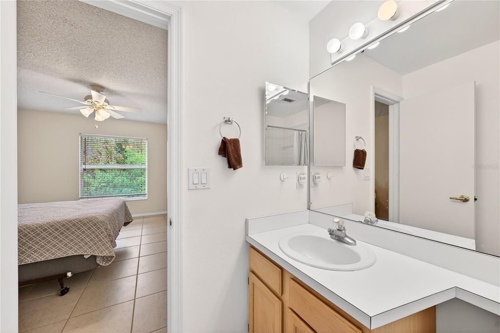 Image 24 of property listing at 13917 TIMBERLAND DRIVE 201, Orlando, FL 32824