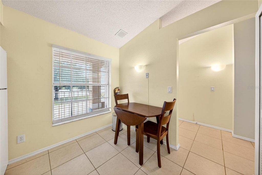 Image 10 of property listing at 13917 TIMBERLAND DRIVE 201, Orlando, FL 32824