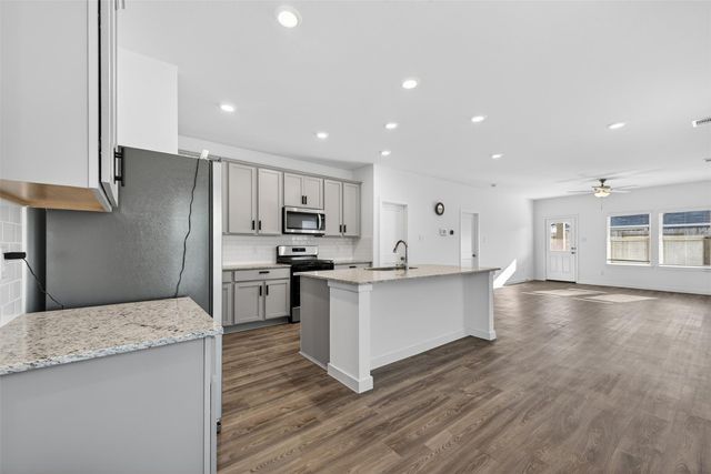 3914 Windy Whisper Drive, Brookshire, TX 77423