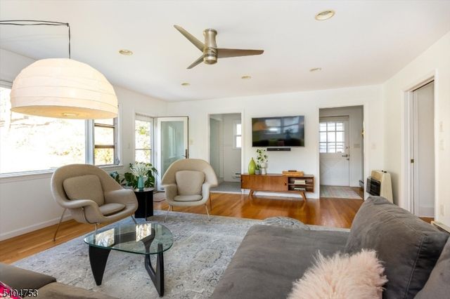 124 Essex Ave, Glen Ridge Boro Twp., NJ 07028