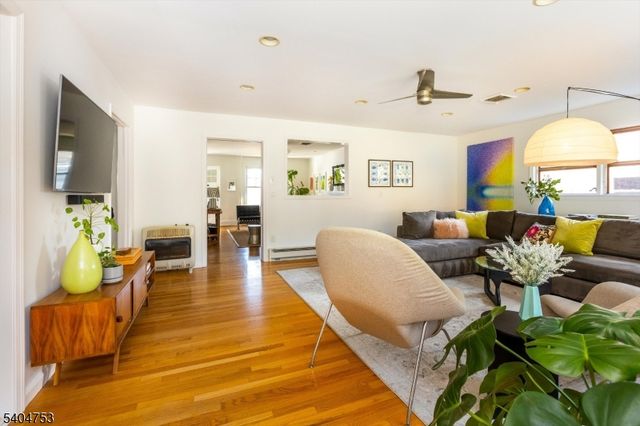 124 Essex Ave, Glen Ridge Boro Twp., NJ 07028