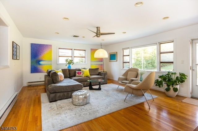 124 Essex Ave, Glen Ridge Boro Twp., NJ 07028