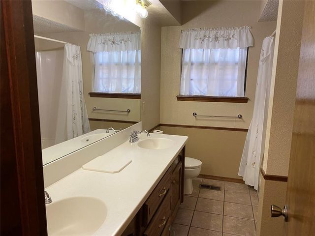 42 Northridge Road, Shawnee, OK 74804