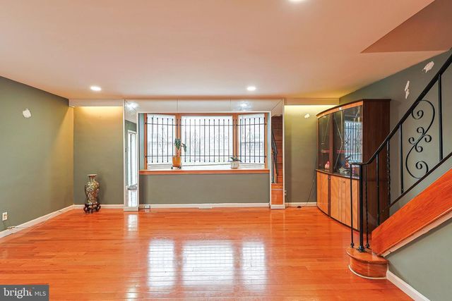 2421 VISTA ST, Philadelphia, PA 19152