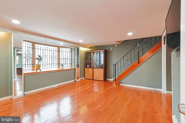 2421 VISTA ST, Philadelphia, PA 19152