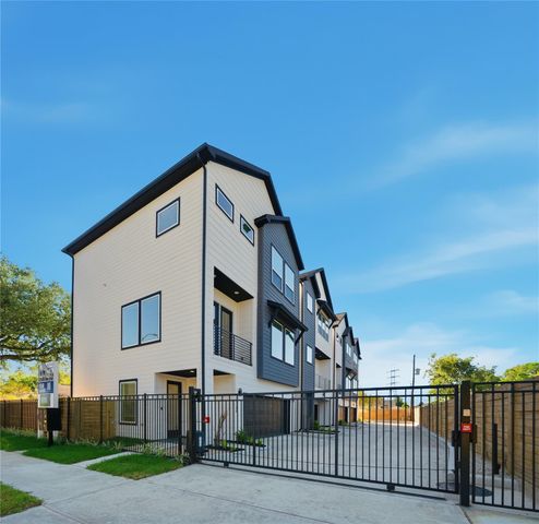 10929 Ivyridge Drive B, Houston, TX 77043