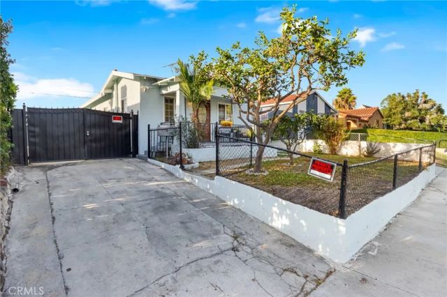 1612 W 71st Street, Los Angeles, CA 90047