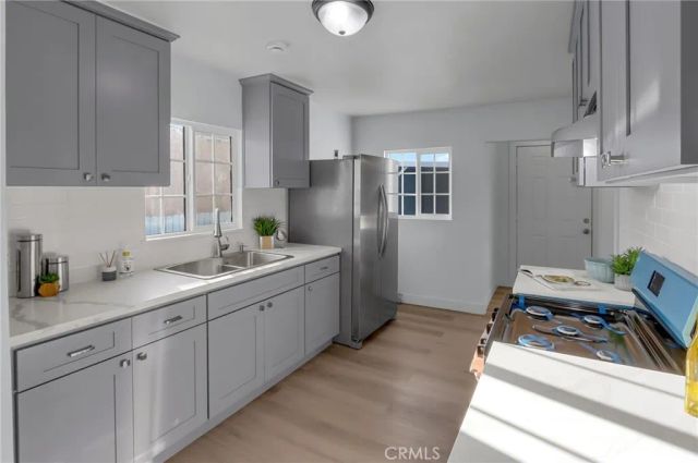 1612 W 71st Street, Los Angeles, CA 90047