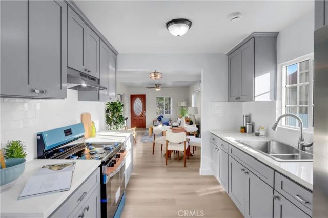 1612 W 71st Street, Los Angeles, CA 90047