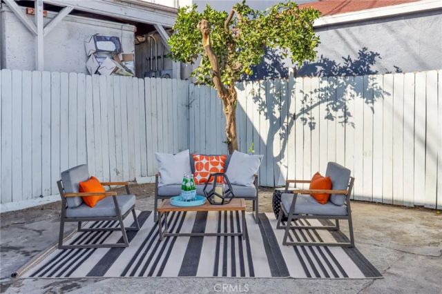 1612 W 71st Street, Los Angeles, CA 90047