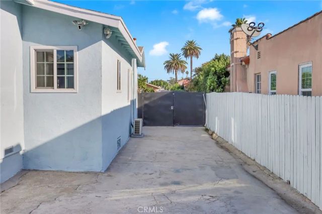 1612 W 71st Street, Los Angeles, CA 90047
