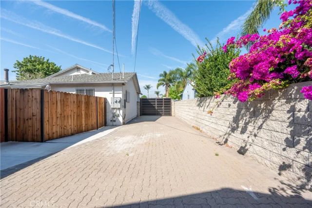 7514 Forbes Avenue, Lake Balboa, CA 91406