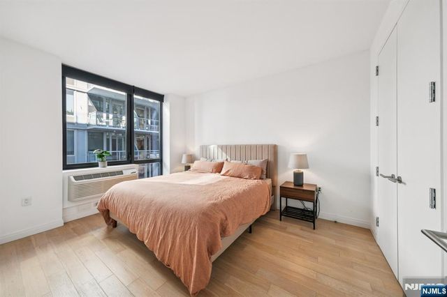 160 1st Street 1111, Jersey City, NJ 07302