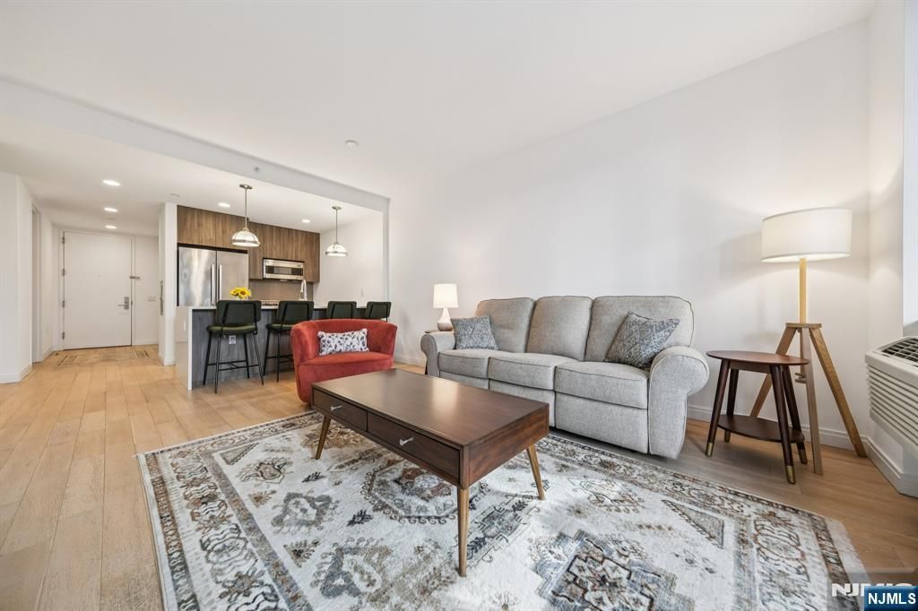 160 1st Street 1111, Jersey City, NJ 07302