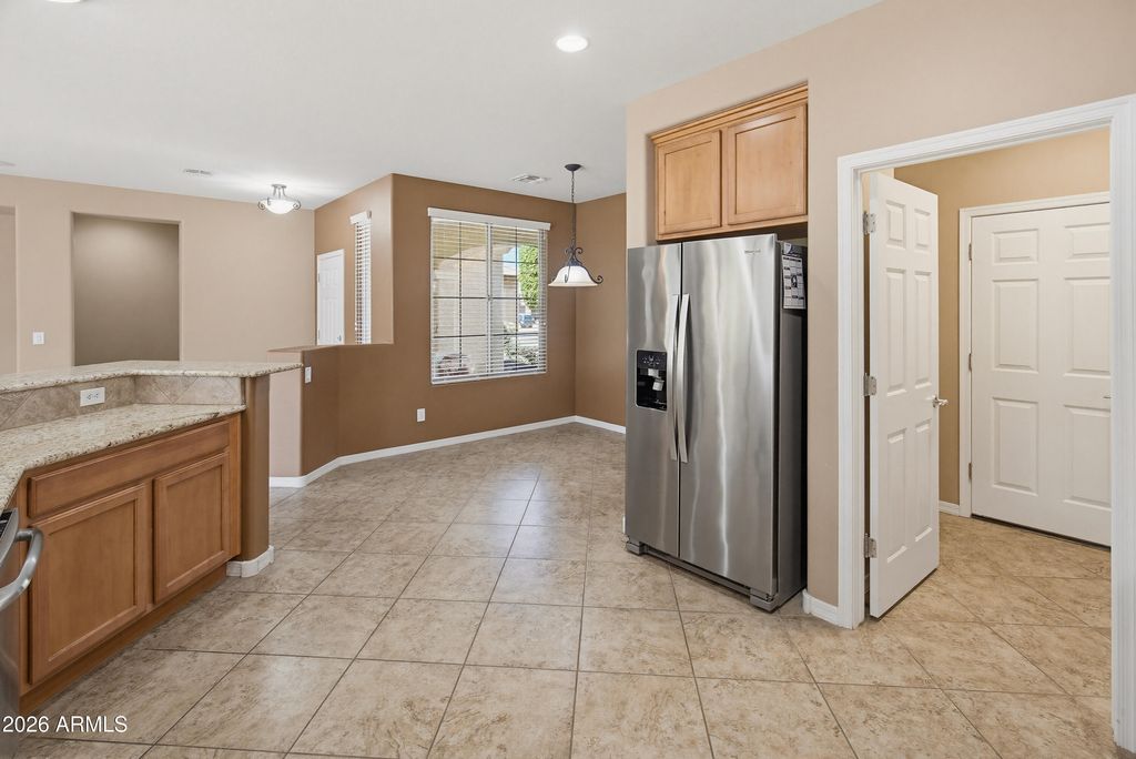 Image 10 of property listing at 27301 W MOHAWK Lane, Buckeye, AZ 85396