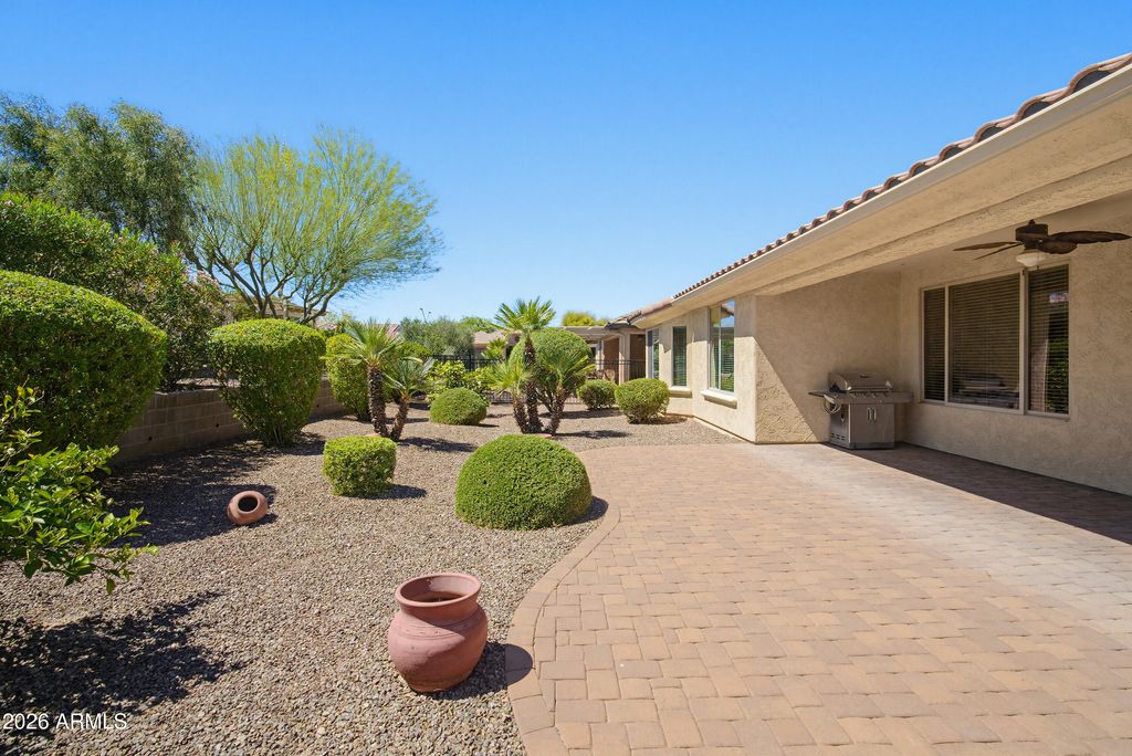Image 37 of property listing at 27301 W MOHAWK Lane, Buckeye, AZ 85396