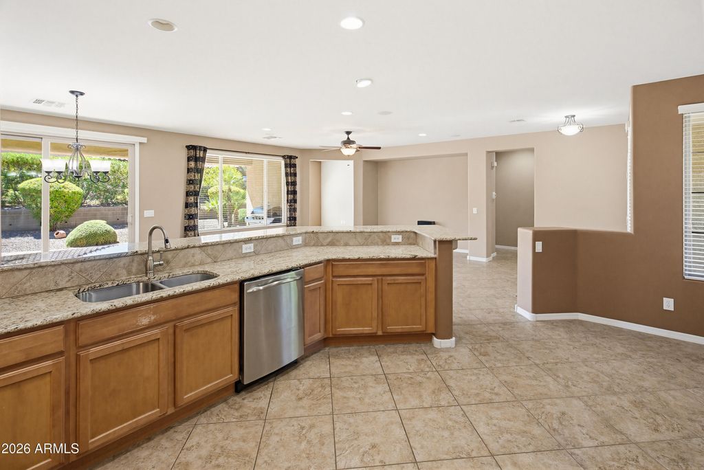 Image 9 of property listing at 27301 W MOHAWK Lane, Buckeye, AZ 85396