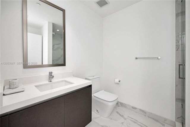 851 NE 1st Ave 1701, Miami, FL 33132