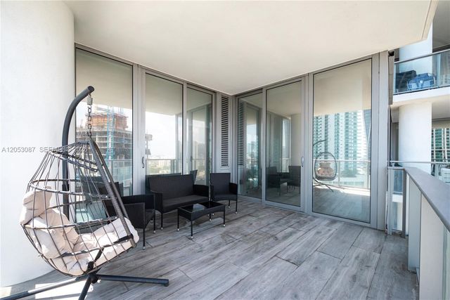 851 NE 1st Ave 1701, Miami, FL 33132