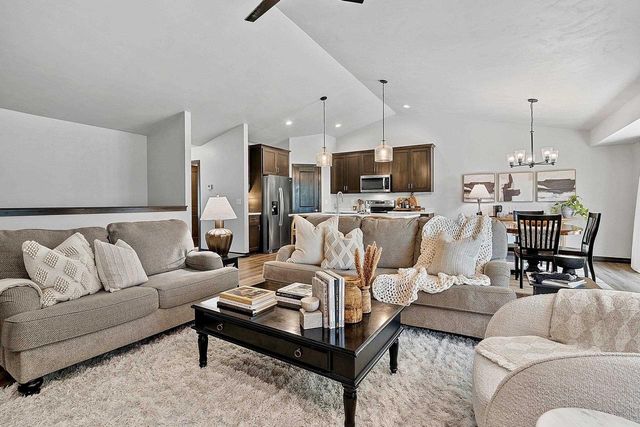 1285 CLEMENTINE ROAD, Howard, WI 54313