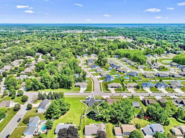 1285 CLEMENTINE ROAD, Howard, WI 54313