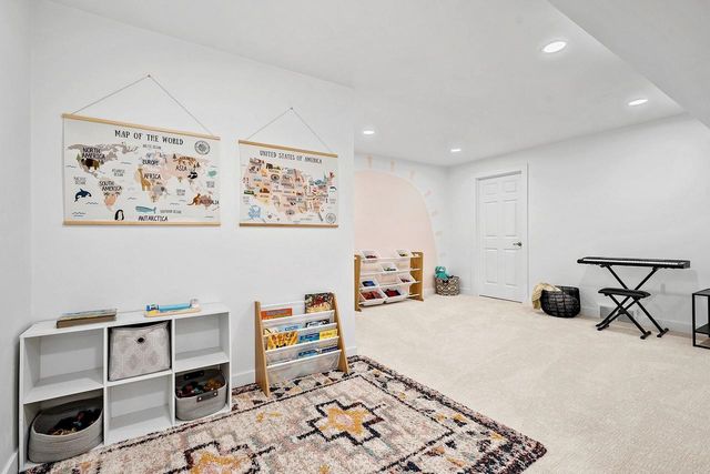 1285 CLEMENTINE ROAD, Howard, WI 54313