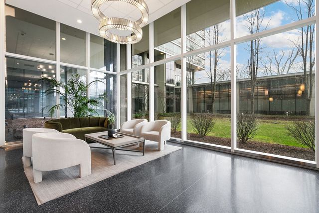 9655 Woods Drive 1709, Skokie, IL 60077