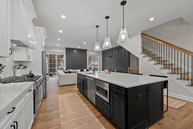 130 Barrington Place, Powell, OH 43065